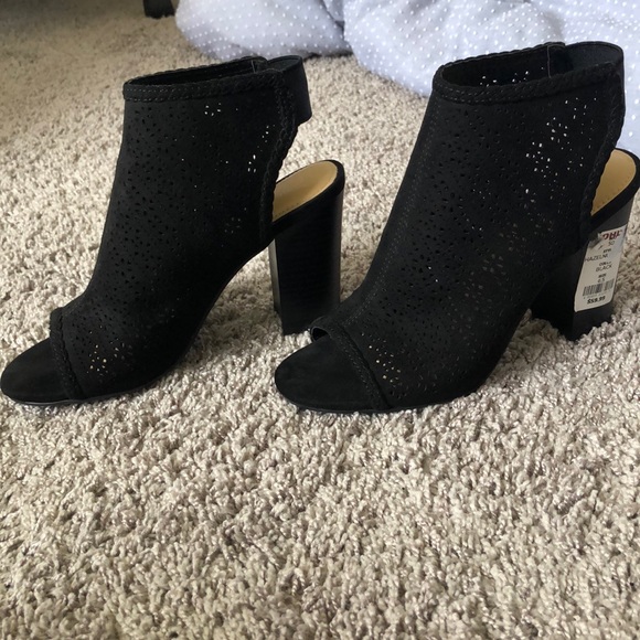 .SOLD. Lauren Conrad Black Peep Toe Boots 6 1/2 - Picture 2 of 8